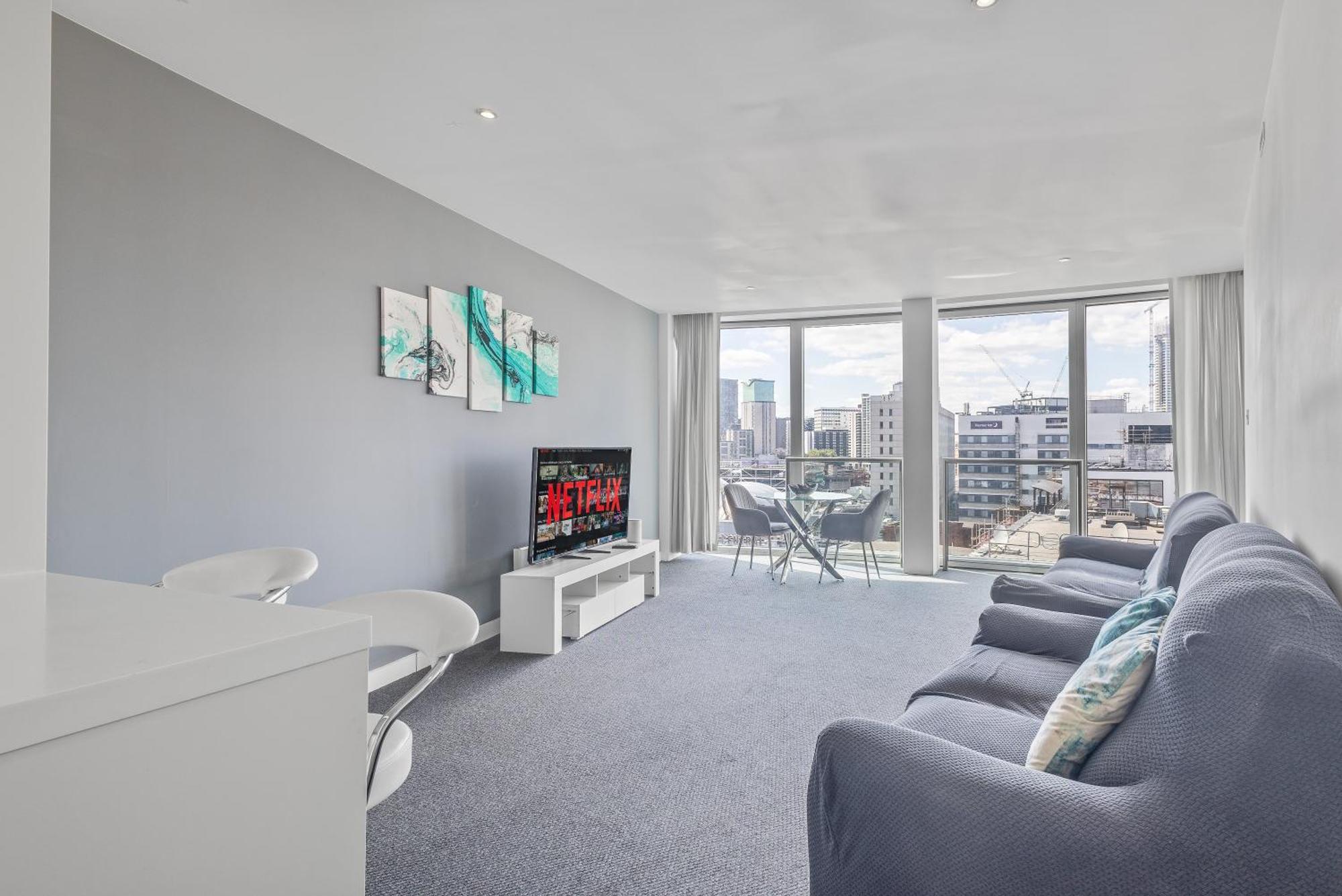Centre, One Bedroom Apartment! Apartment