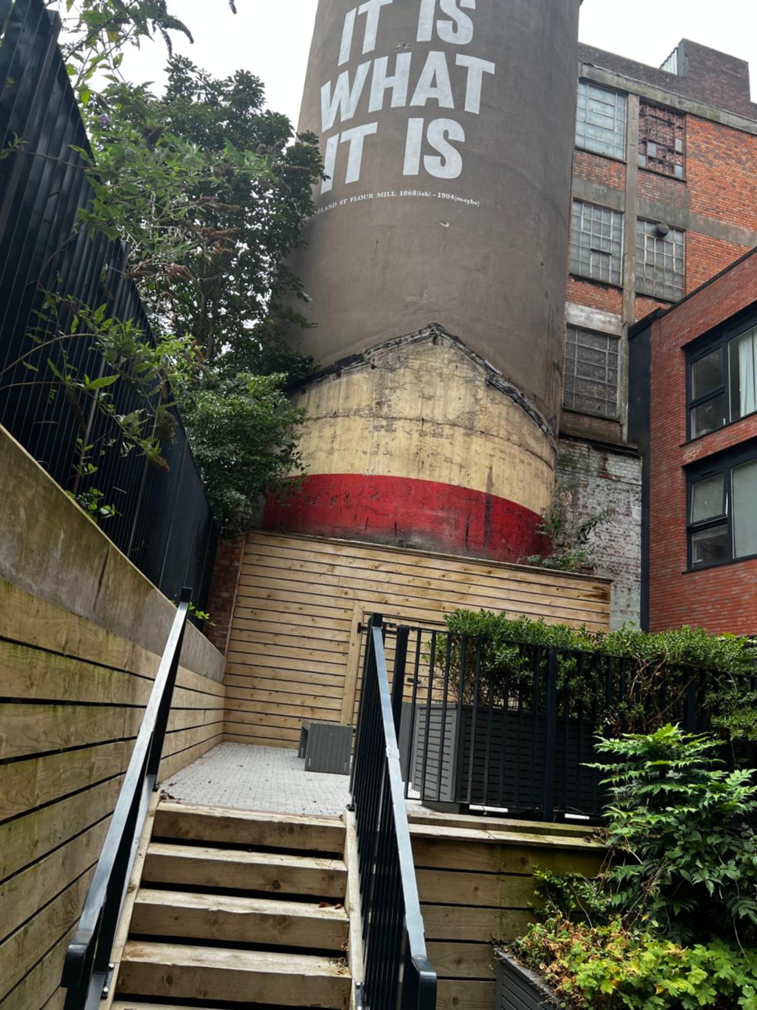 Luxurious 1-bedroom With Parking *