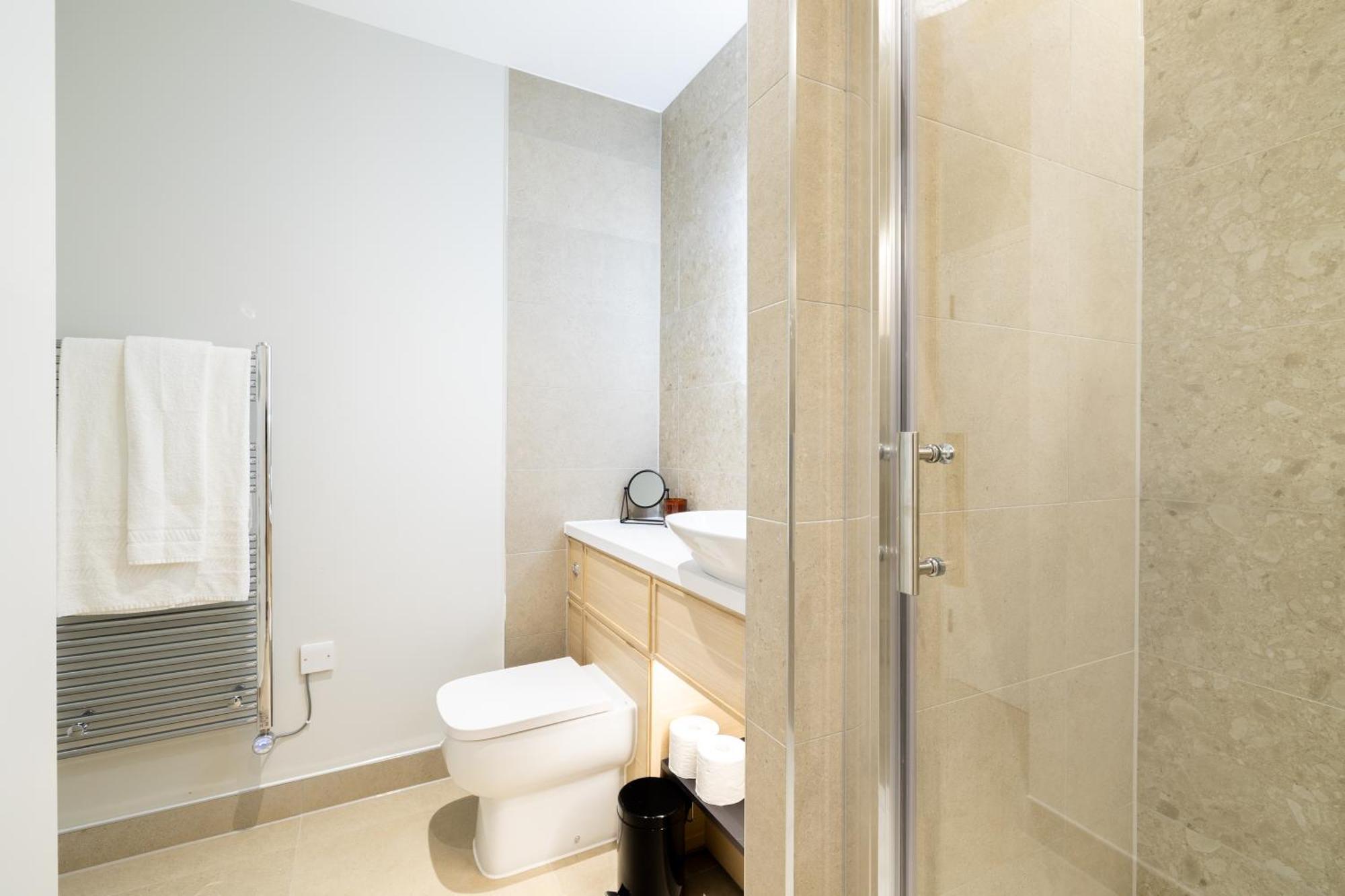 Kula Birmingham - New Street Station Apartment
