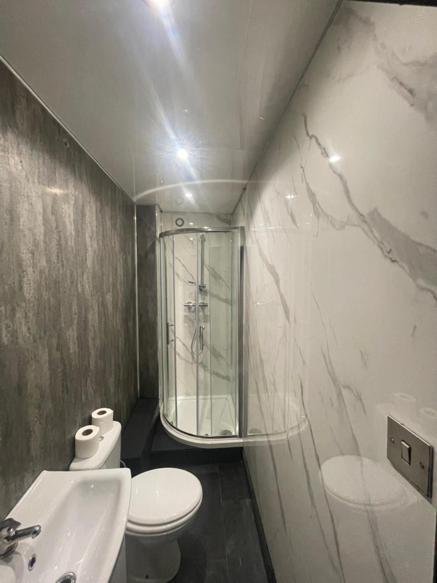 Four Bedrooms And Two Bathrooms Up To Nine People Homestay