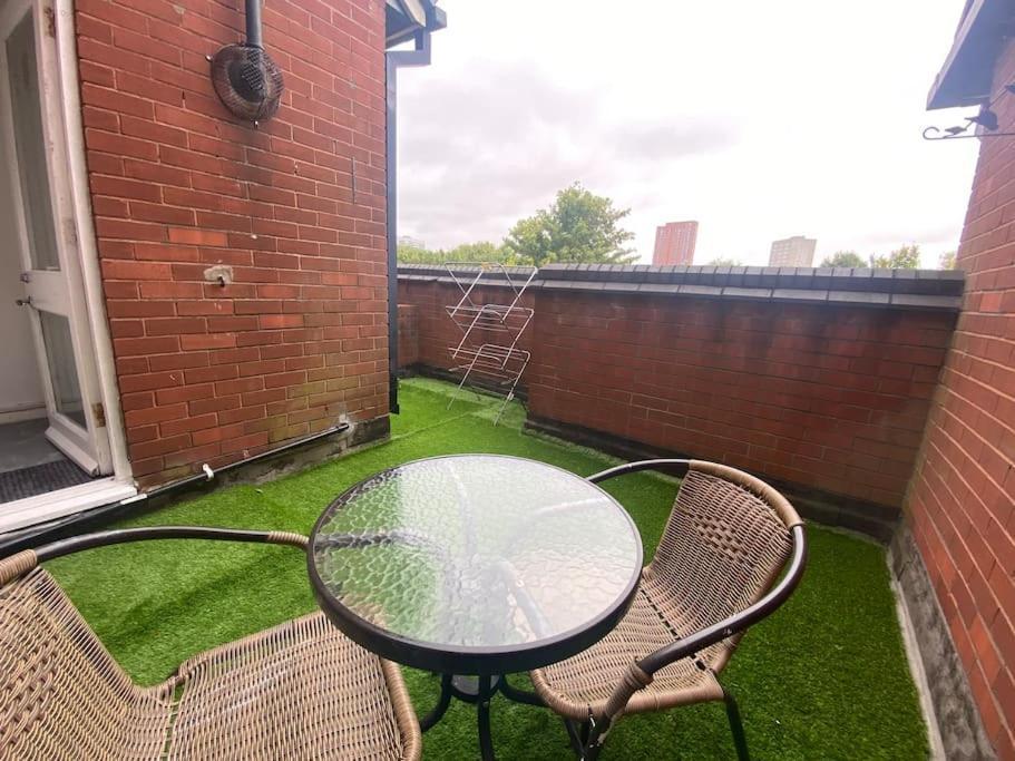 Fabulous 1bed With Balcony In Apartment *