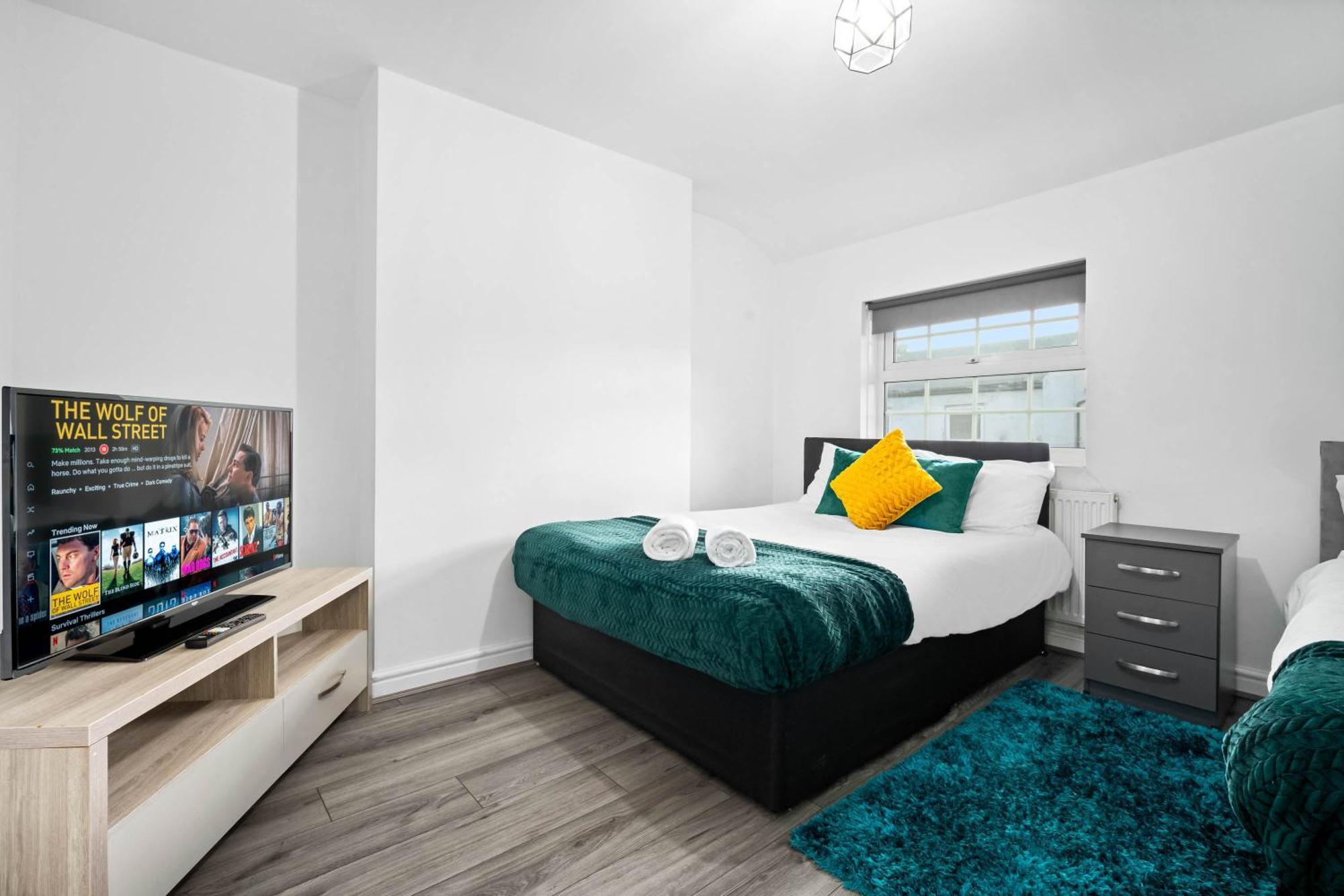Urban Apartment *
