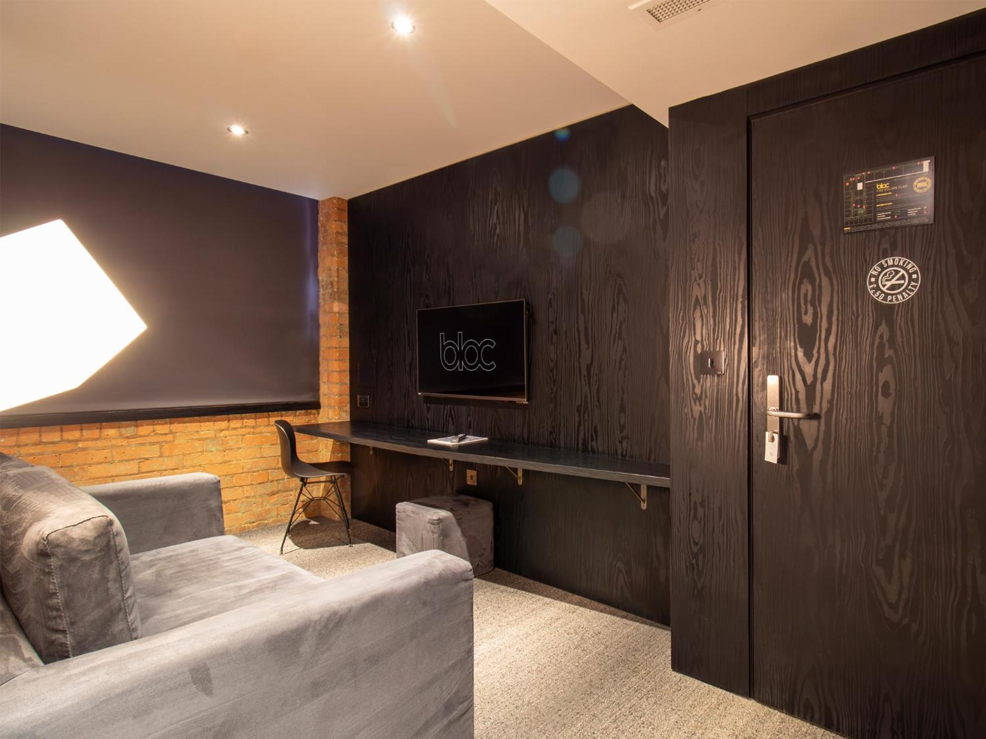 Bloc Apartment *