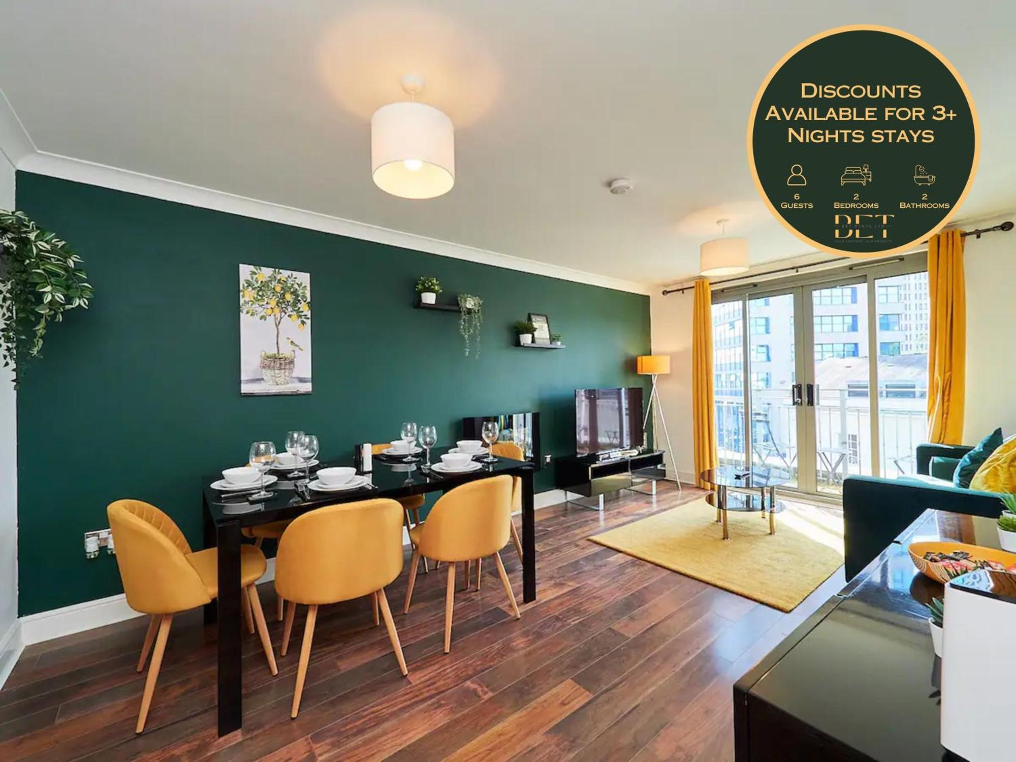 Emerald Suite - Two Story Duplex Apartment - Balcony - Contractors - Family - City Centre - Broadway Plaza - Five Ways - Sleeps 6 Birmingham