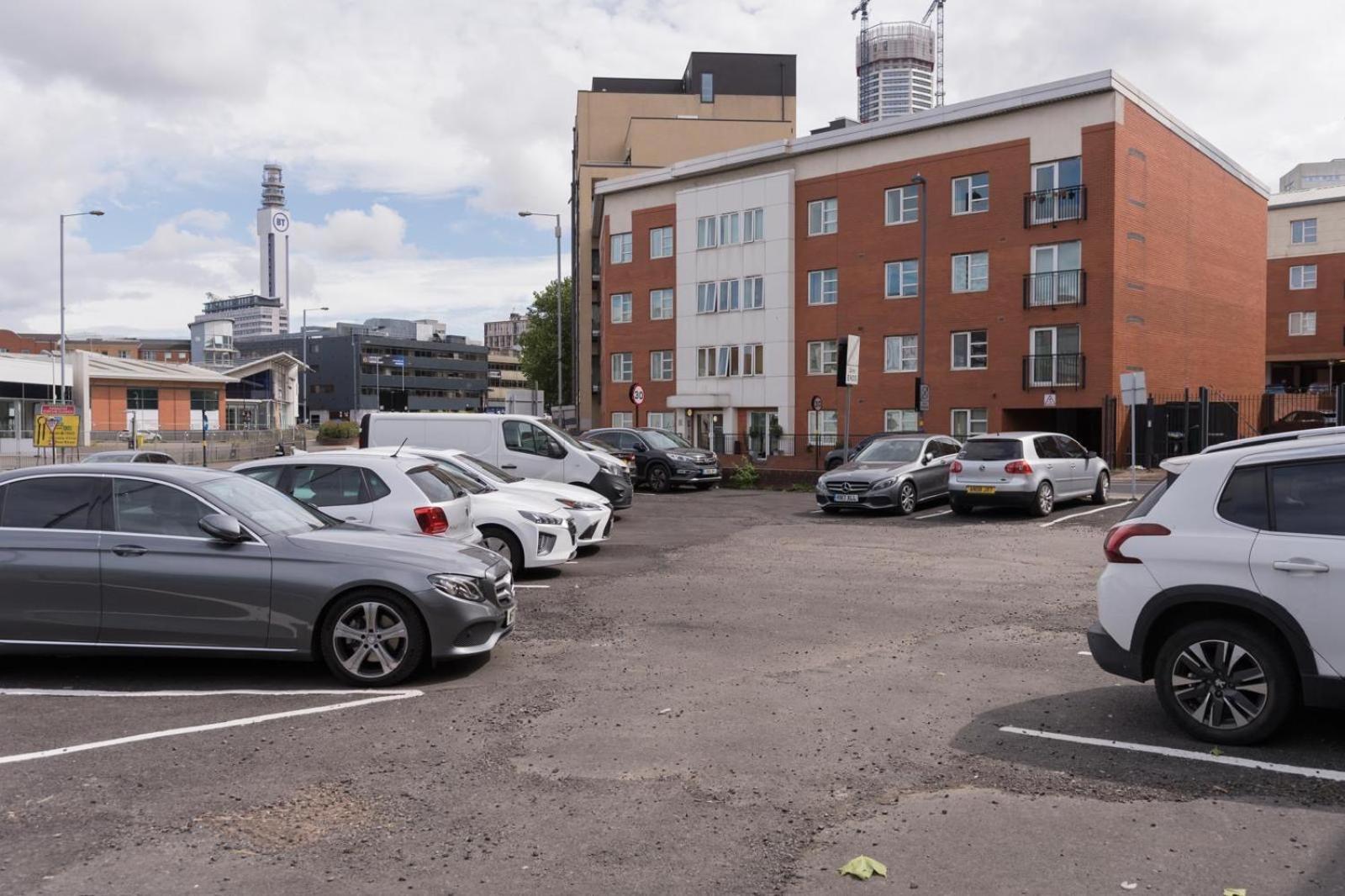 Quadrant Quarter - B1 Centre Apartment *