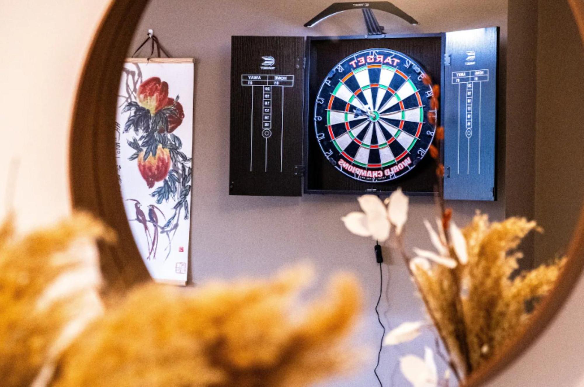 Chinese - Sleeps/8 + Free Parking + Games + Netflix- Coffee Machine