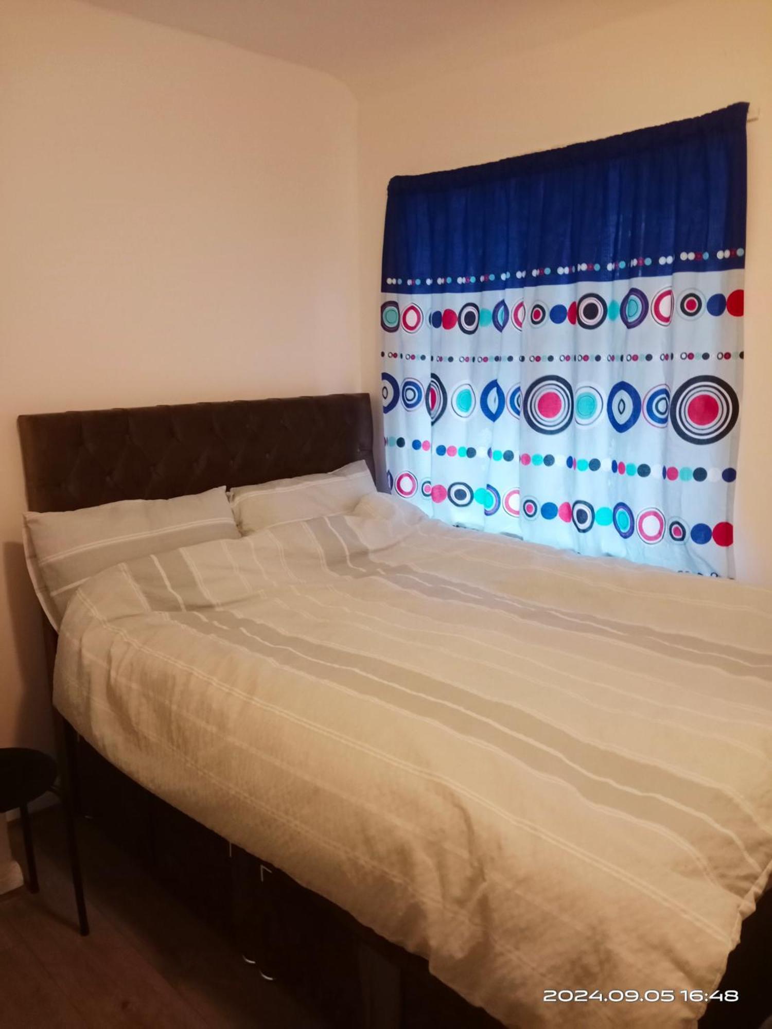 3 Bedrooms Semi-detached House,near Airport,nec * Birmingham