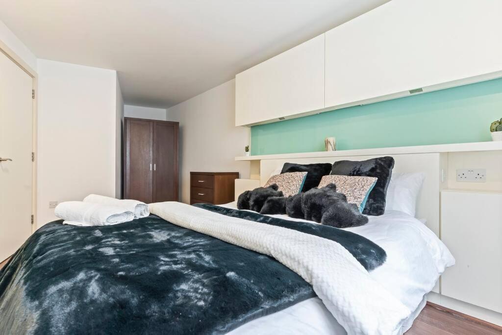 Apartment City Centre, Free Parking, Excellent Location, Sleeps 6, Long Offers *