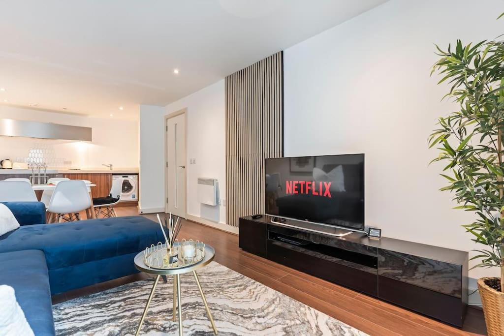 Apartment City Centre, Free Parking, Excellent Location, Sleeps 6, Long Offers *