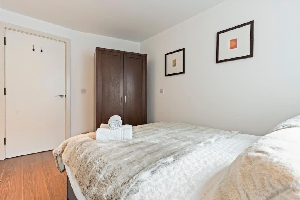 City Centre, Free Parking, Excellent Location, Sleeps 6, Long Offers Apartment Birmingham
