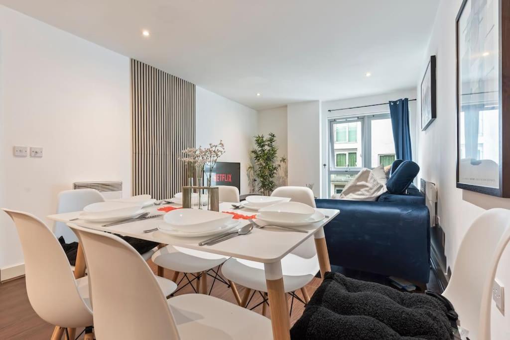 Apartment City Centre, Free Parking, Excellent Location, Sleeps 6, Long Offers