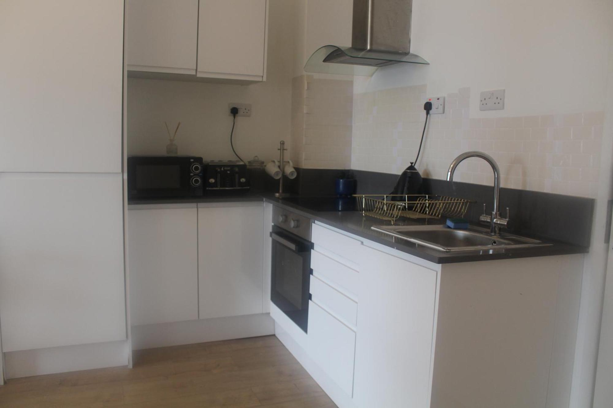 Flat 420 One Bedroom Apartment *