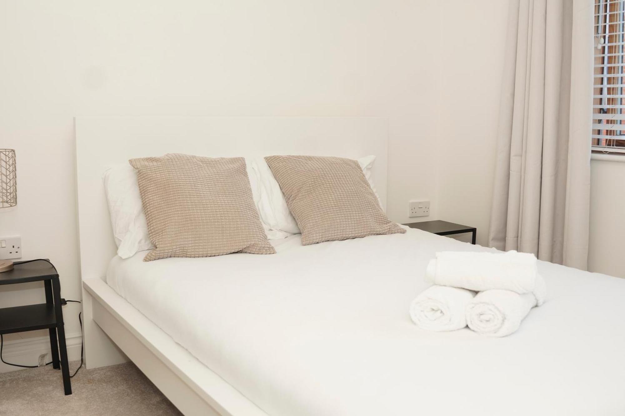Holiday home Spacious 4br 4ba Gated Townhouse With Balconies, Jq Birmingham