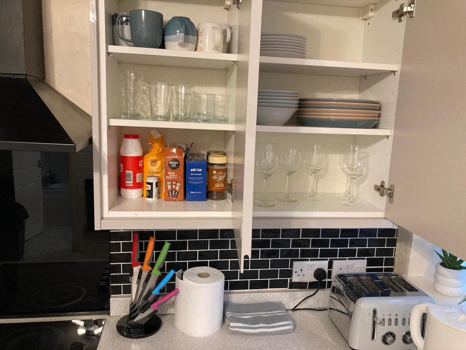 Spacious 3-bedroom In With Driveway Parking Birmingham