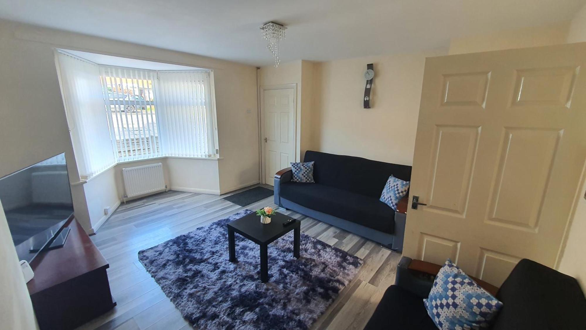 Spacious 3-bedroom In With Driveway Parking