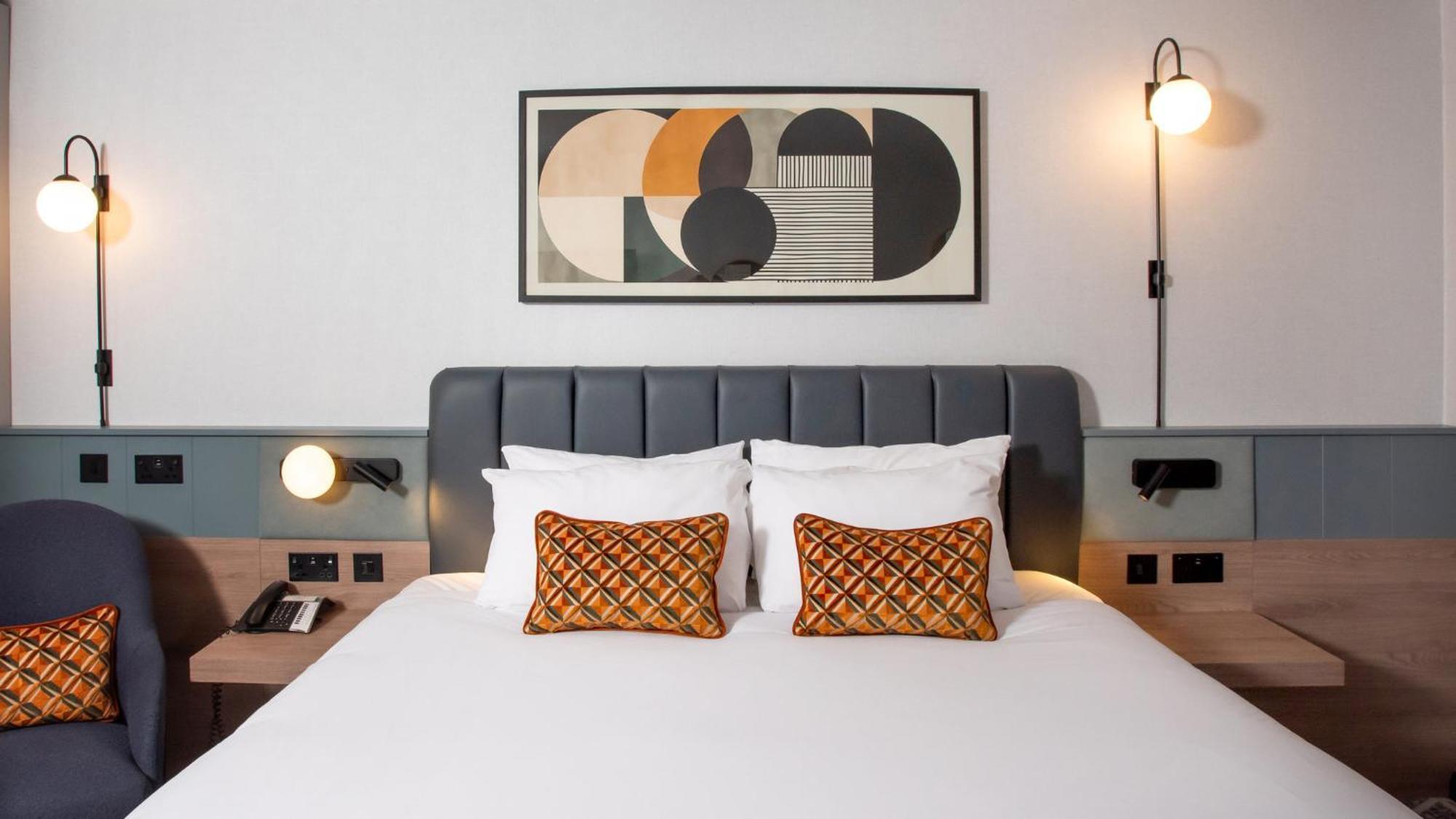 Crowne Plaza By Ihg Hotel 4*