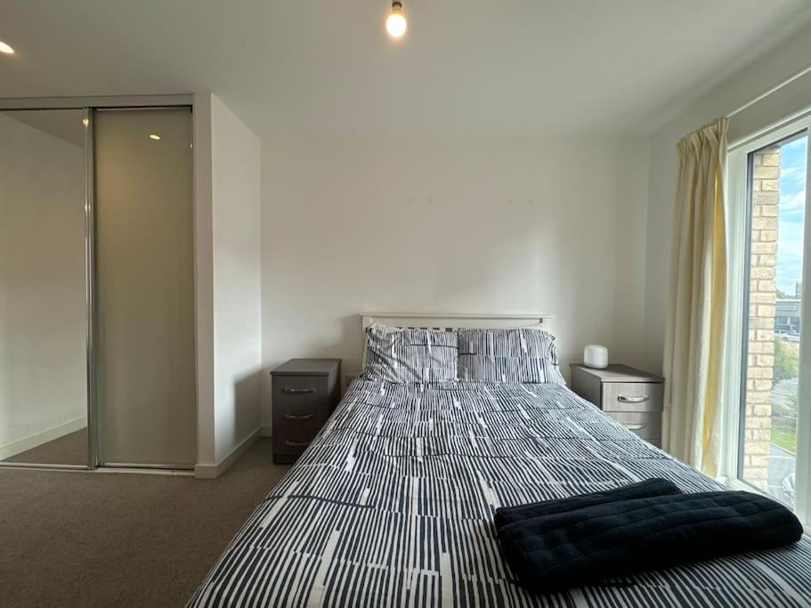Stylish Centre 1bd 0.6m Train Sta Apartment