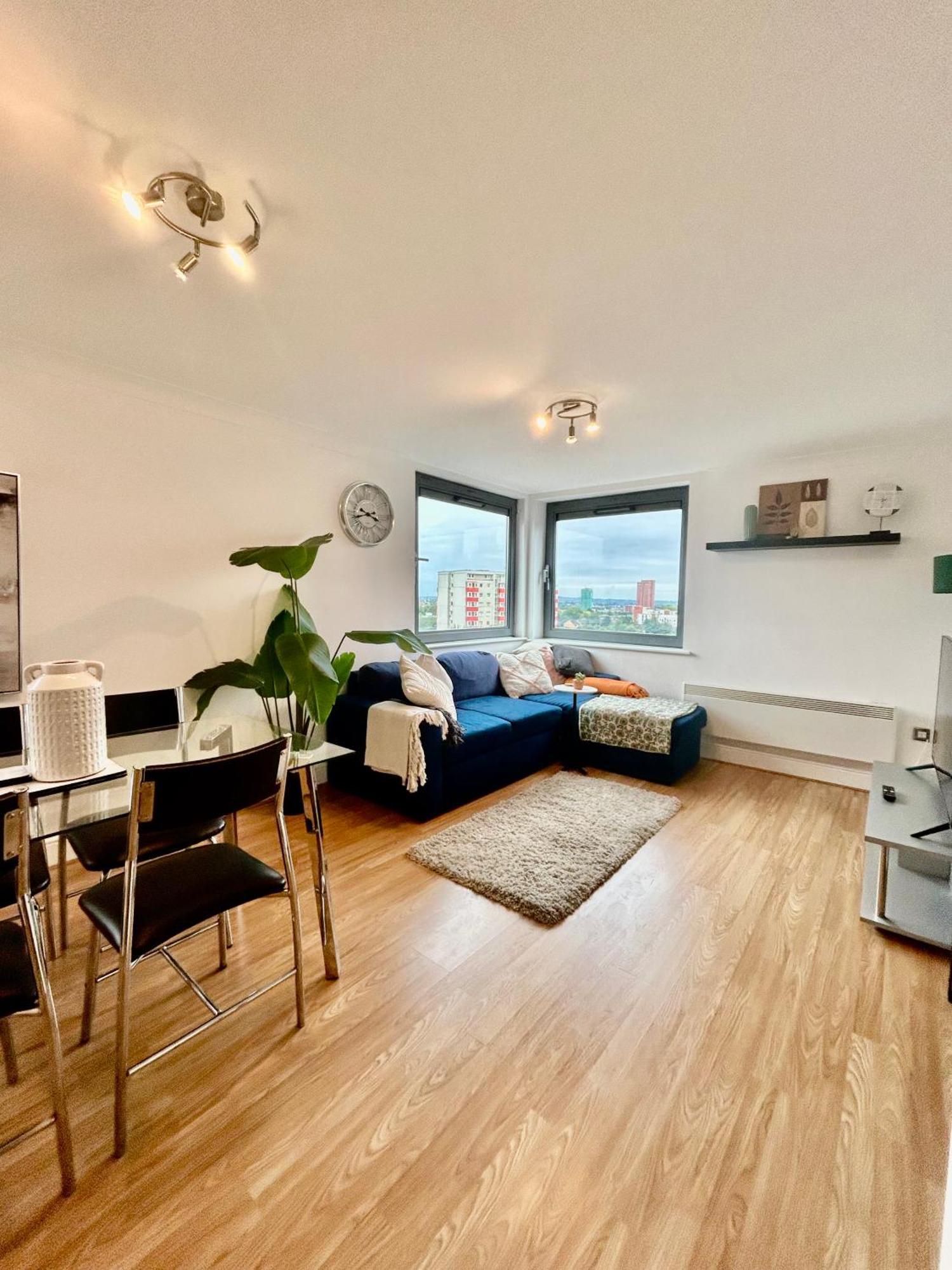 Apartment Stunning Modern 2 Bed With Views Birmingham