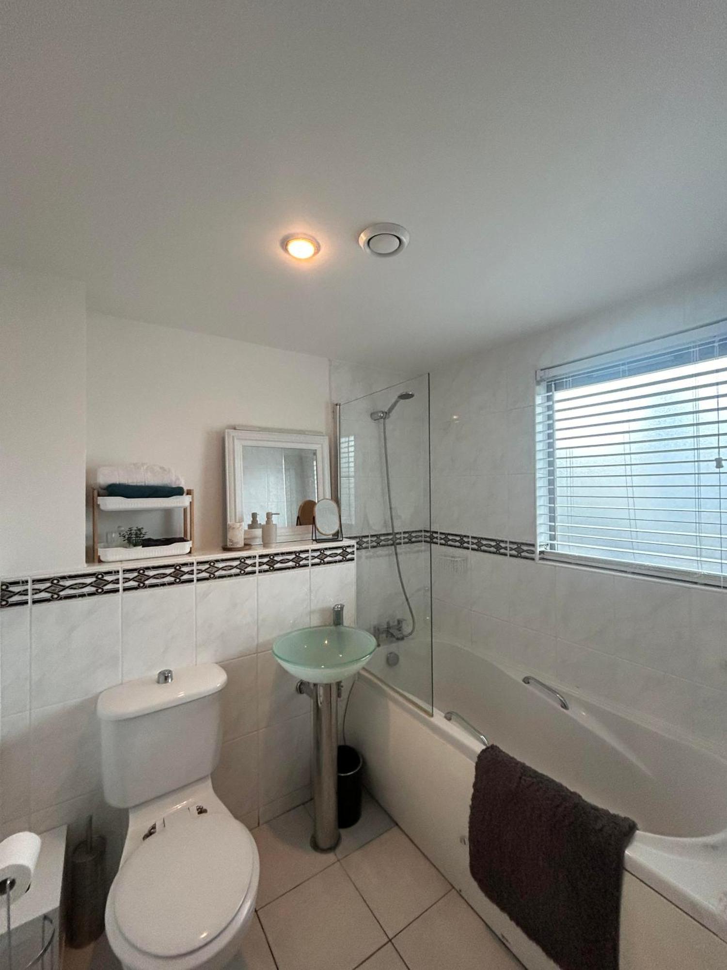 Stunning Modern 2 Bed With Views * Birmingham
