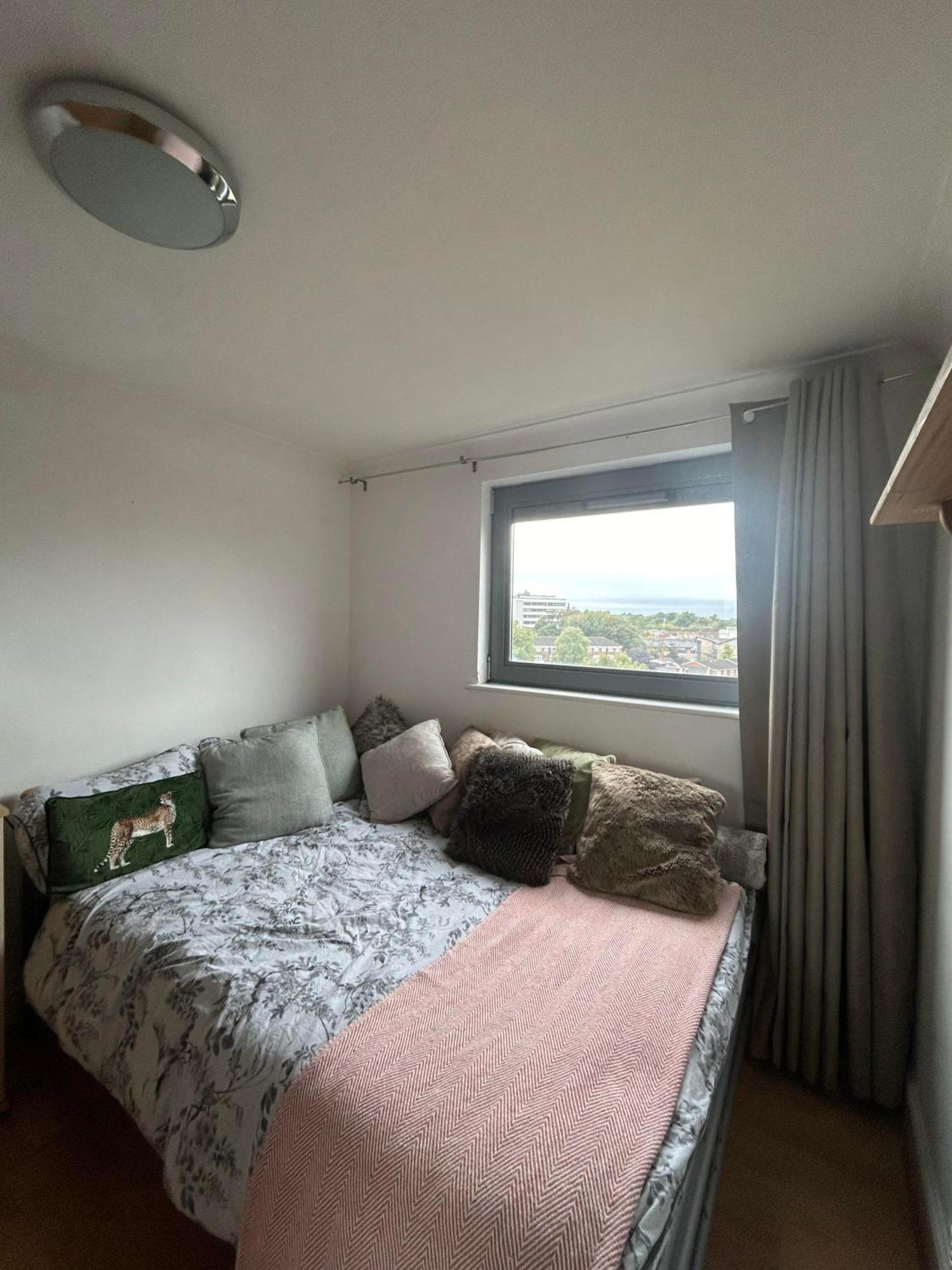Apartment Stunning Modern 2 Bed With Views