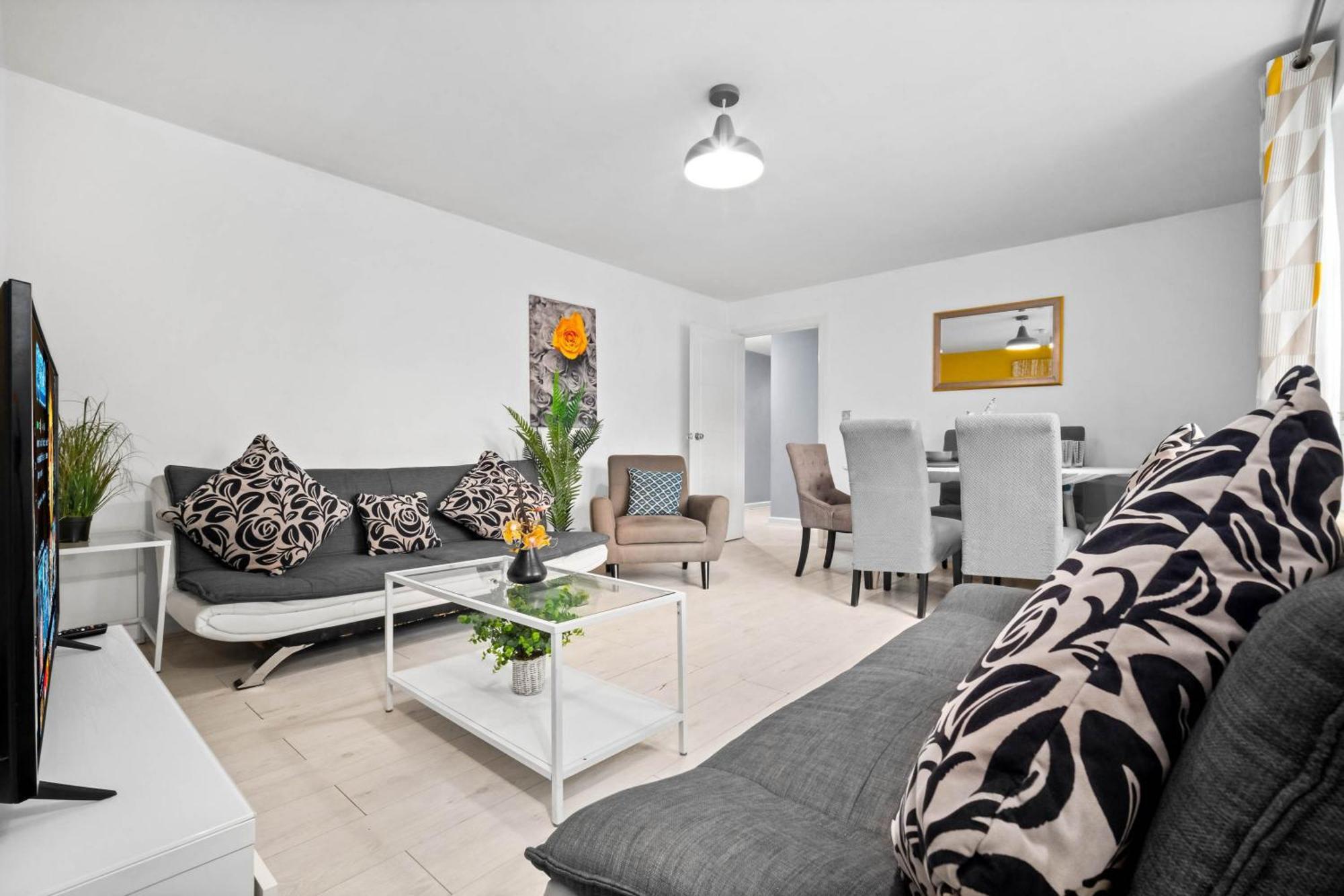 Graham 2 Bedroom, 1 Bathroom *