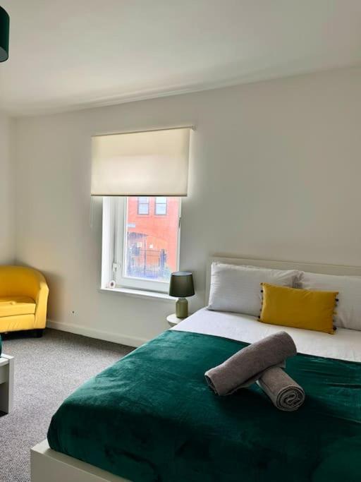 Cosy 3 Bed Home, Near Bham Centre, Sleeps 8