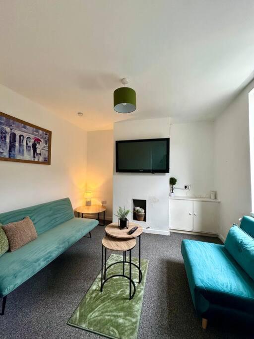 Cosy 3 Bed Home, Near Bham Centre, Sleeps 8 * Birmingham