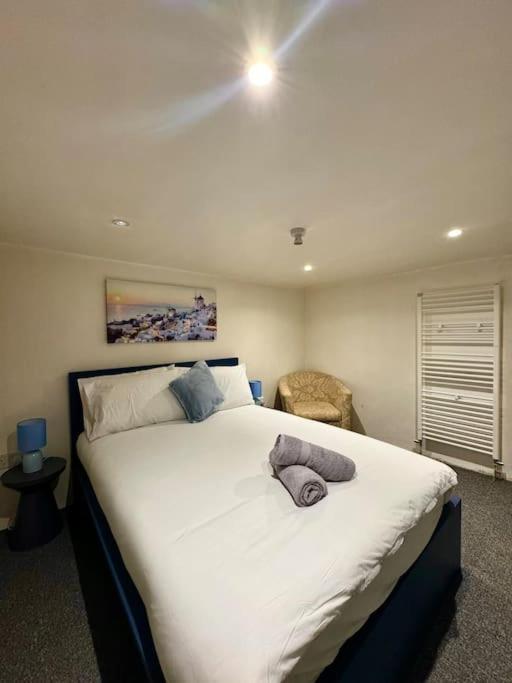 Cosy 3 Bed Home, Near Bham Centre, Sleeps 8 * Birmingham