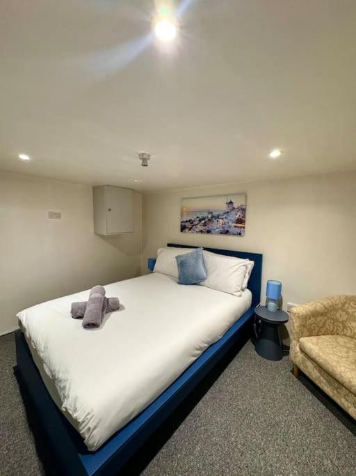 Holiday home Cosy 3 Bed Home, Near Bham Centre, Sleeps 8 *