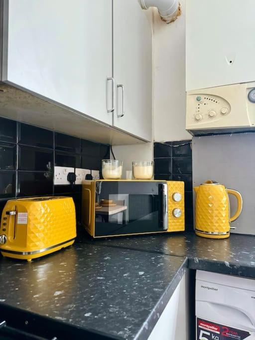 Holiday home Cosy 3 Bed Home, Near Bham Centre, Sleeps 8 Birmingham