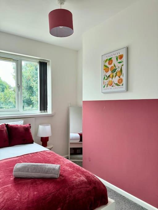 Cosy 3 Bed Home, Near Bham Centre, Sleeps 8 Holiday home