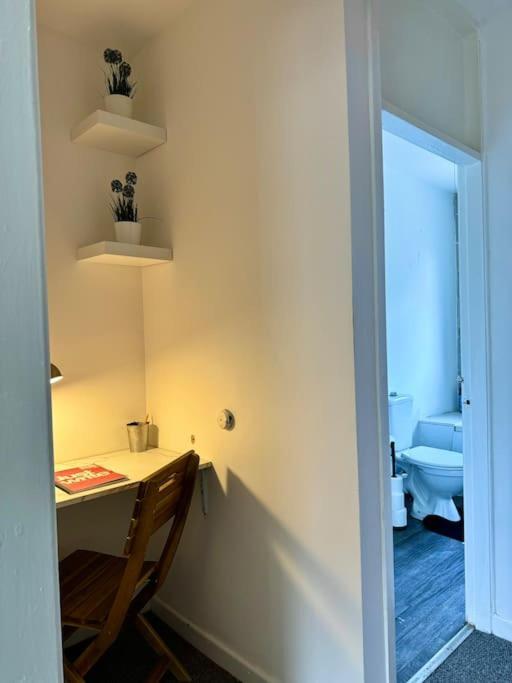 Holiday home Cosy 3 Bed Home, Near Bham Centre, Sleeps 8 *