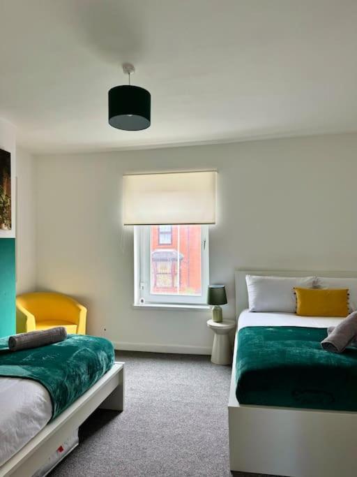 Cosy 3 Bed Home, Near Bham Centre, Sleeps 8 Holiday home *