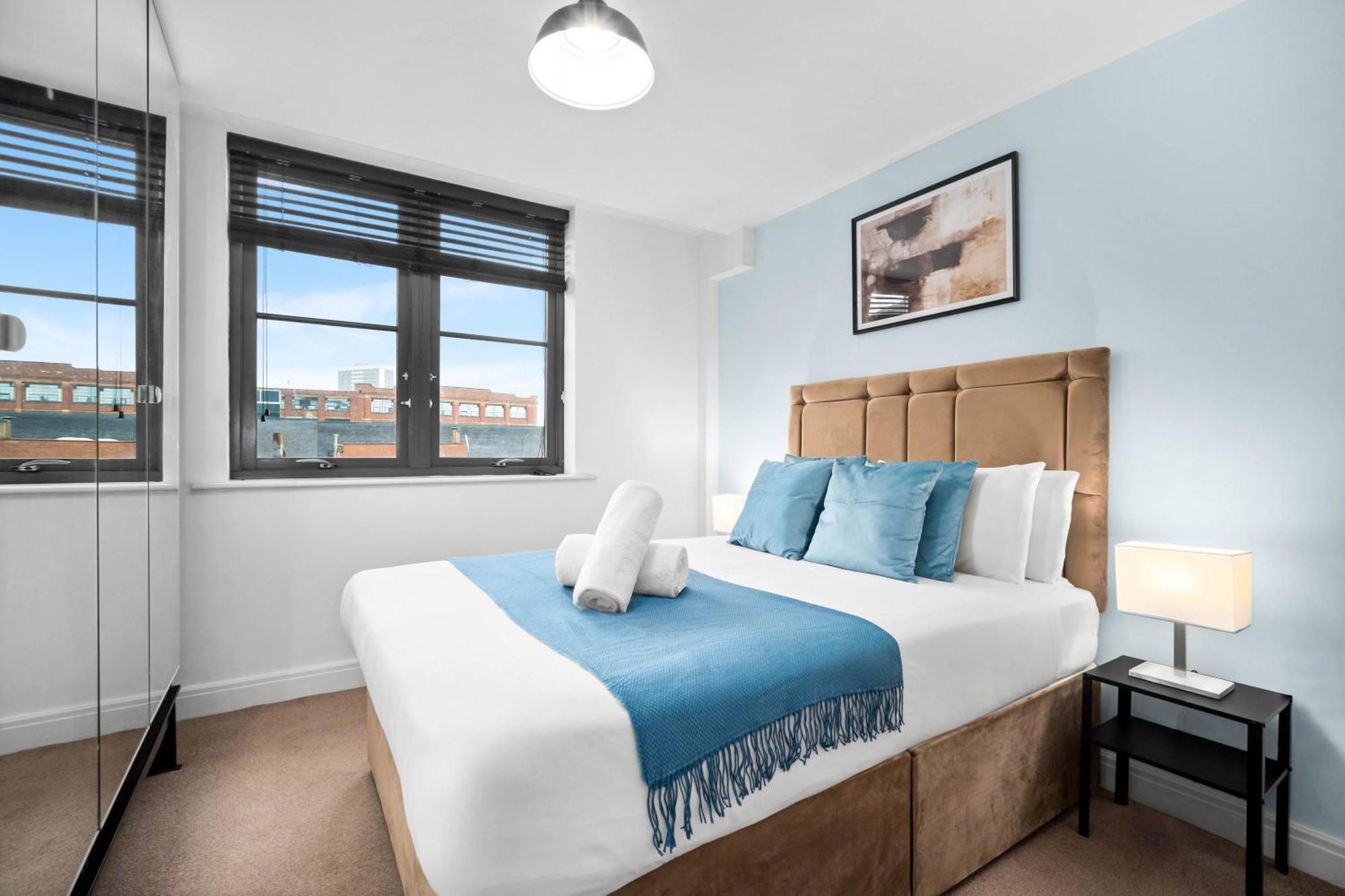Modern 2 Bed Centre Wi-fi - Rated - Wifi - Smart - Rated - Tv - 49l * Birmingham