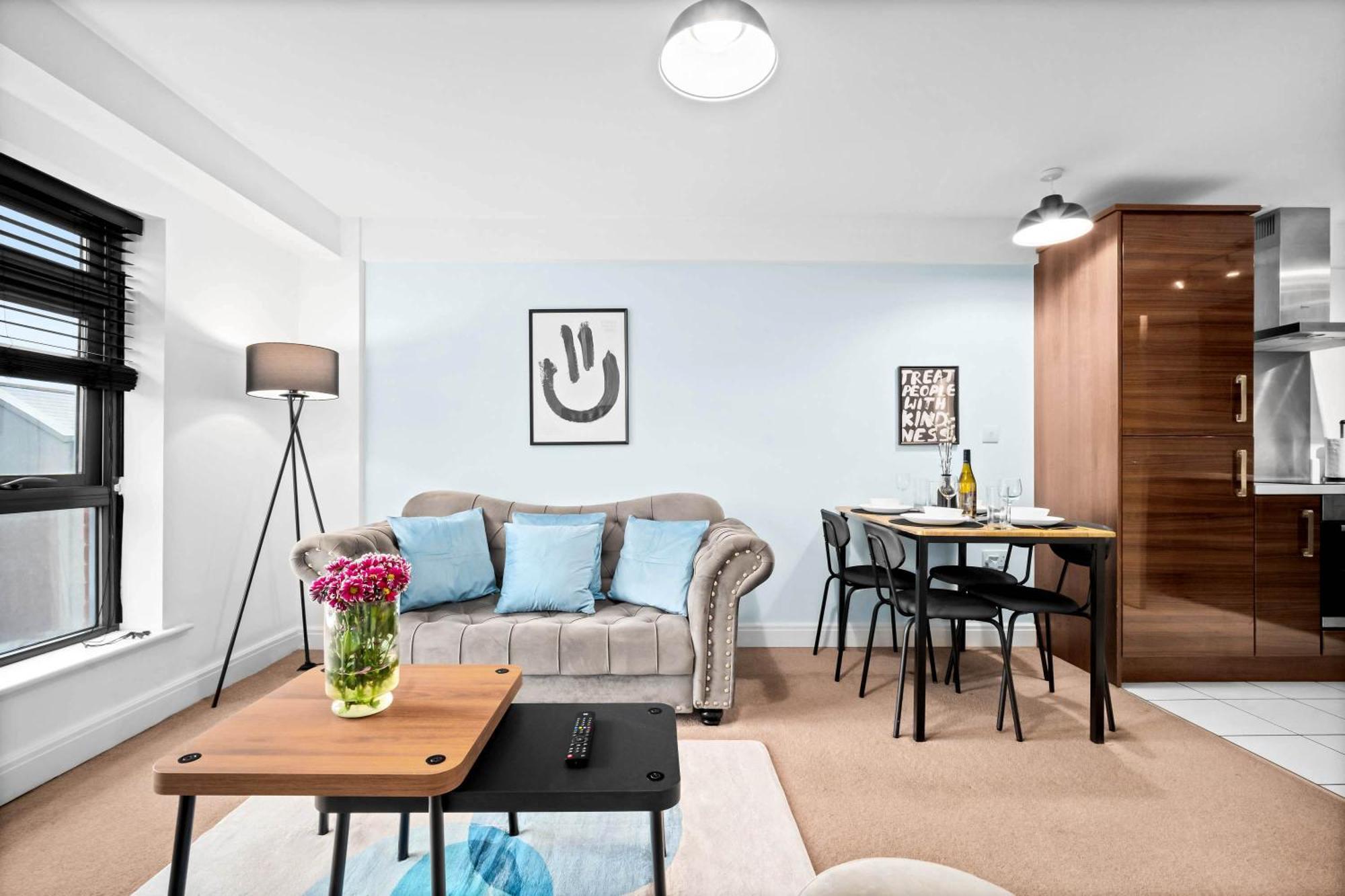 Modern 2 Bed Centre Wi-fi - Rated - Wifi - Smart - Rated - Tv - 49l Birmingham