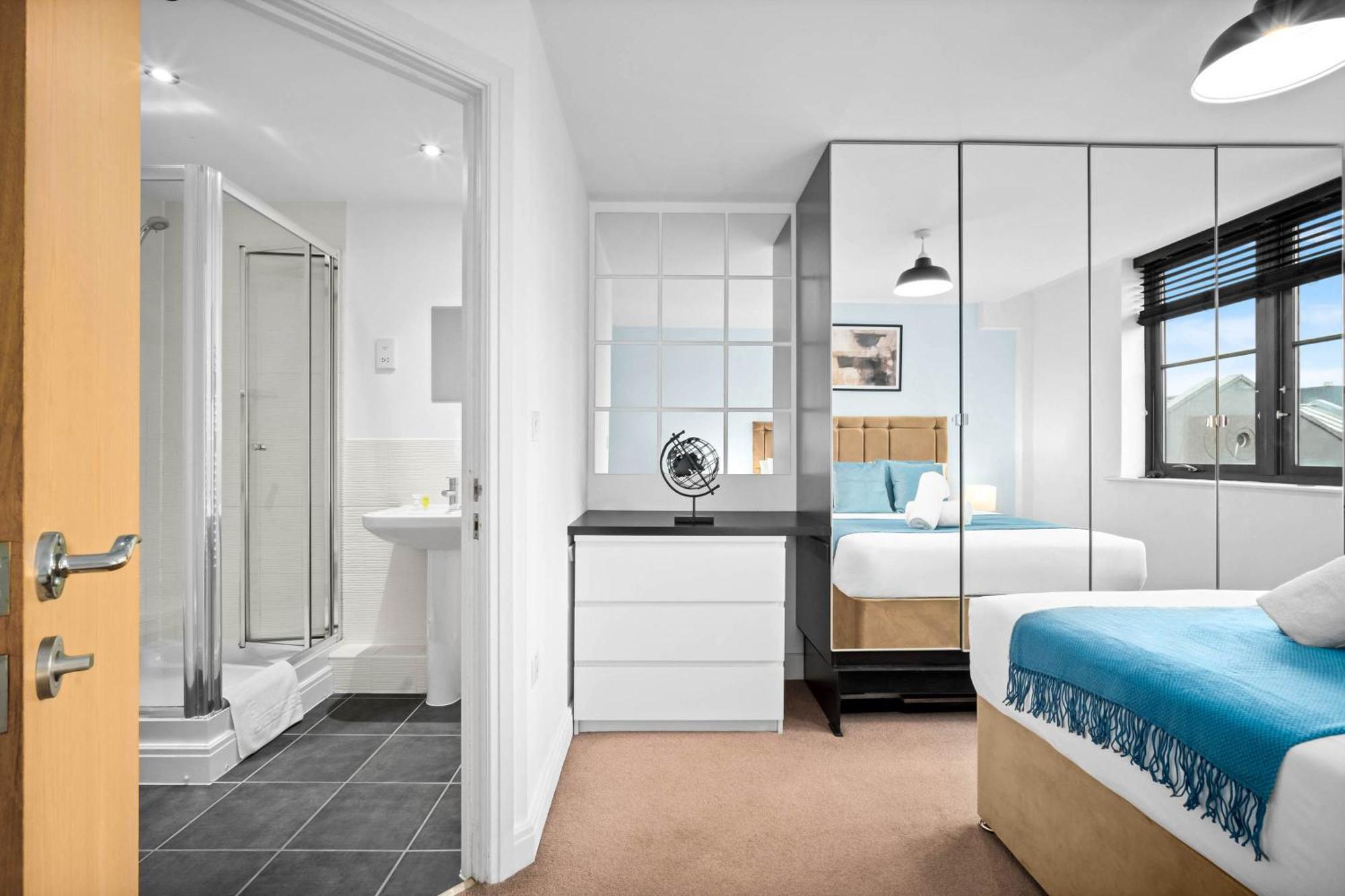 Modern 2 Bed Centre Wi-fi - Rated - Wifi - Smart - Rated - Tv - 49l Apartment