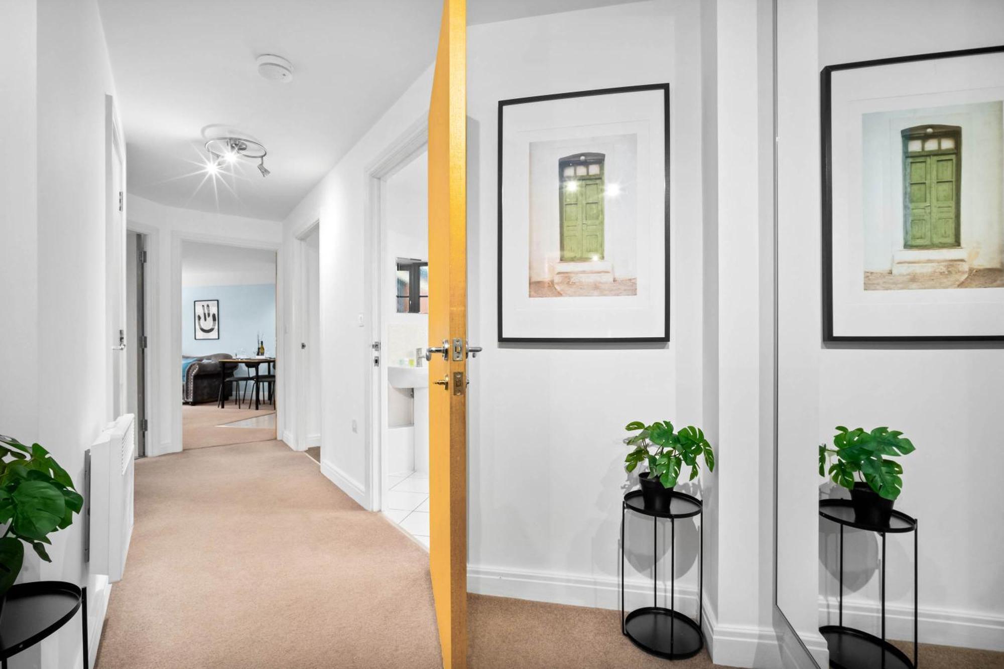 Modern 2 Bed Centre Wi-fi - Rated - Wifi - Smart - Rated - Tv - 49l Apartment