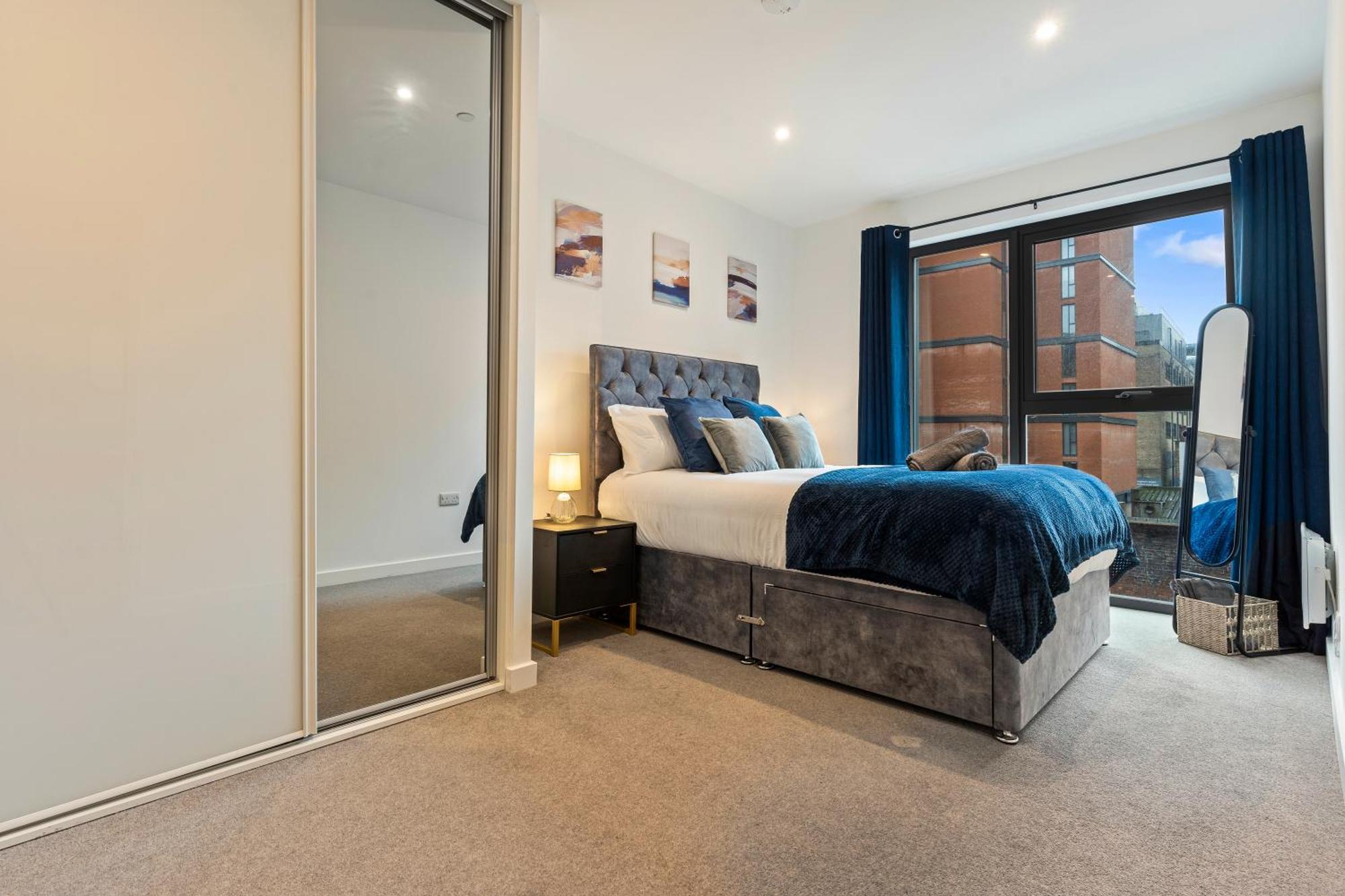 Shanti - 2bed 2bath Centre - Wifi - Netflix- Parking- Modern- Perfect For Family, Contractors, Leisure, Business By Shanti Nights Apartment Birmingham