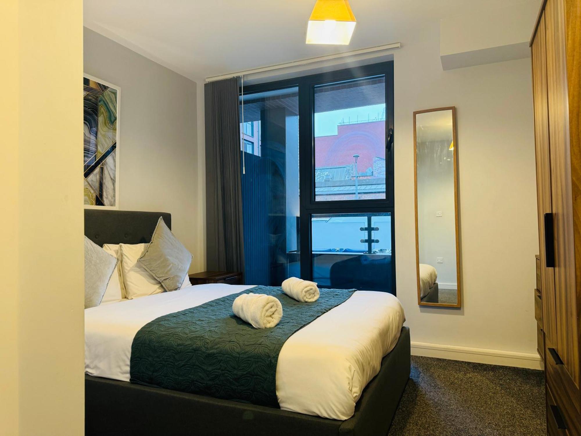 Last-minute Offers L Don't Miss Out L Sleeps Up To 4 L Free Parking L Spacious 2bed 2bath & Netflix Available L Jvt Short Lets * Birmingham