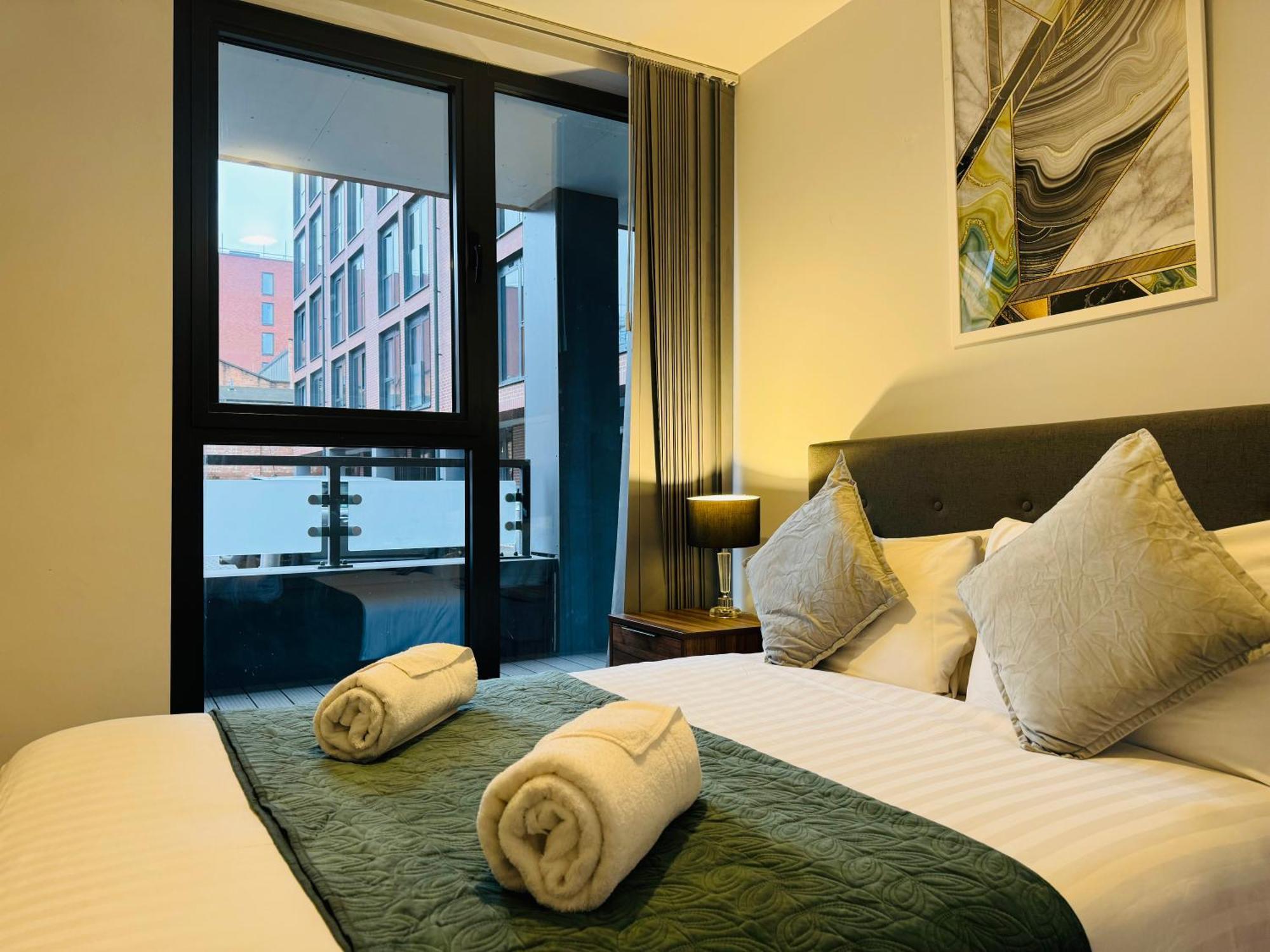 Last-minute Offers L Don't Miss Out L Sleeps Up To 4 L Free Parking L Spacious 2bed 2bath & Netflix Available L Jvt Short Lets * Birmingham