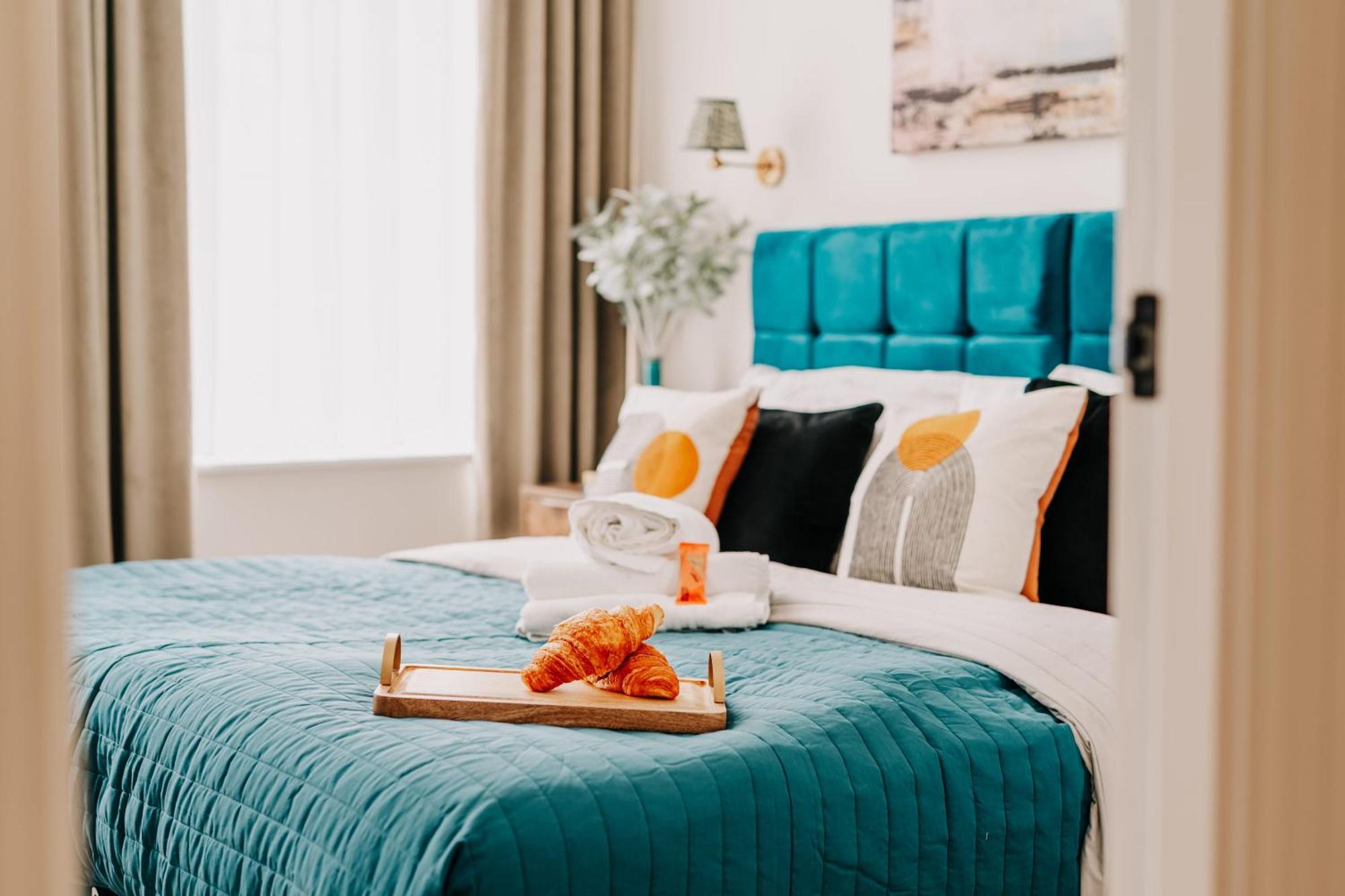 Grade Ii Restored Boutique Family Contractors Apartment