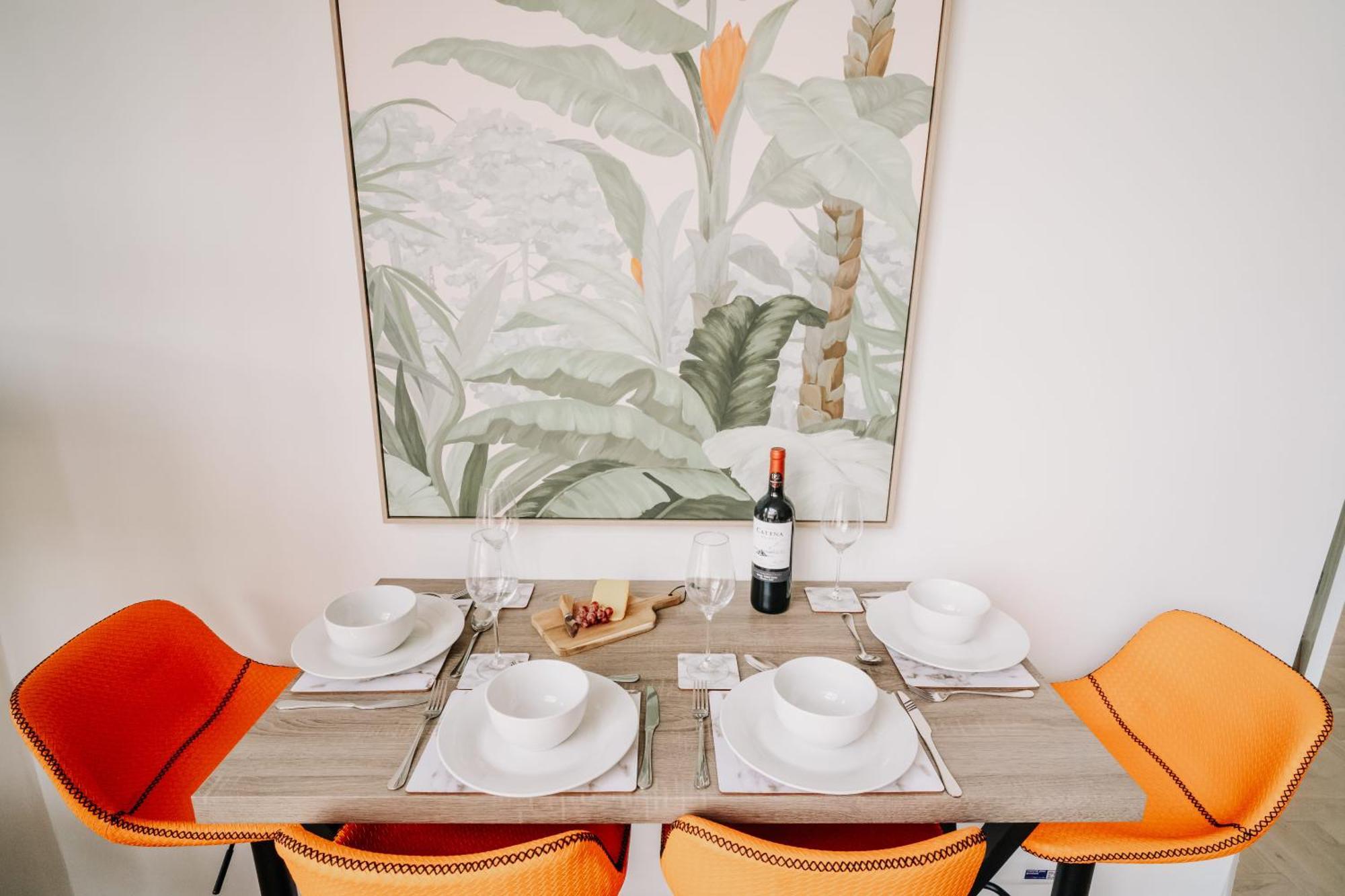 Boutique Grade Ii Gem Wifi Family Contractors Apartment *