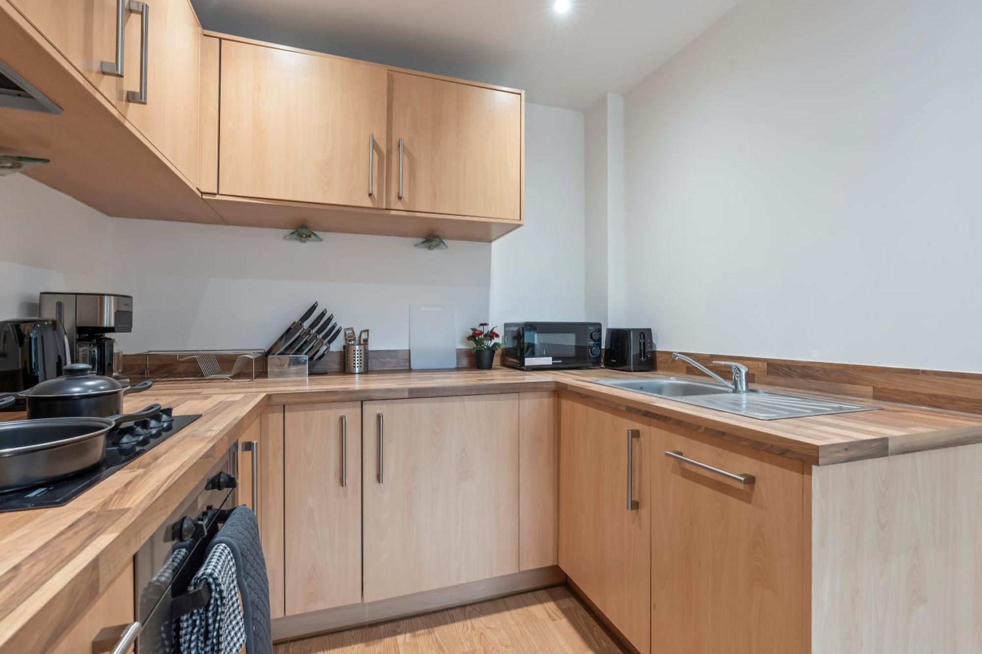 Apartment Heart Of Centre Luxury With Secure Underground Parking *