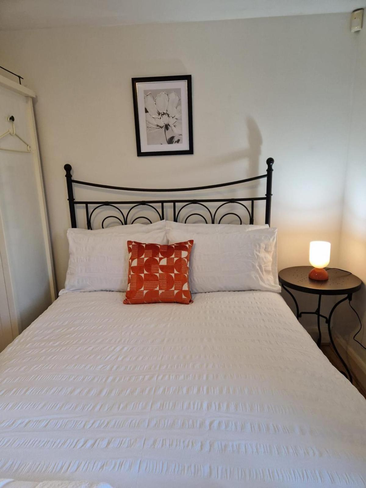 Parkcentral Centre - Near Chinatown - Private Gated Free Parking *