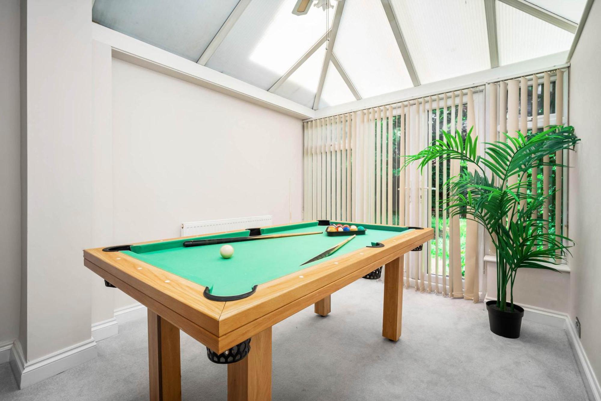 Luxury 3 Bedroom House - Parking - Garden - Pool & Tennis Table - Rated - 782s Birmingham
