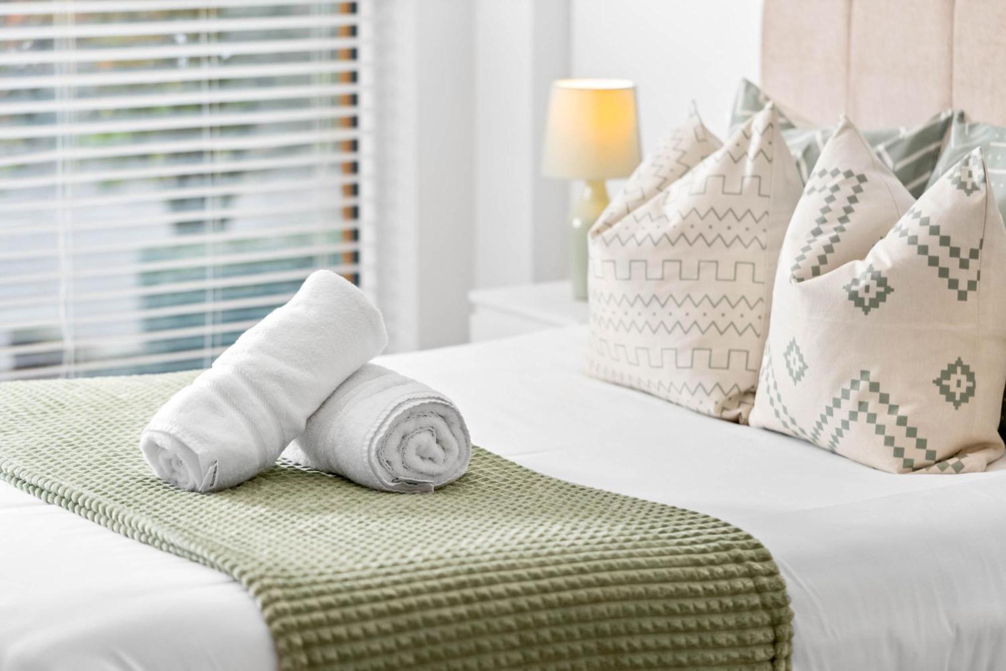 Apartment Centre - Two Bedroom - Secure Parking - 107h