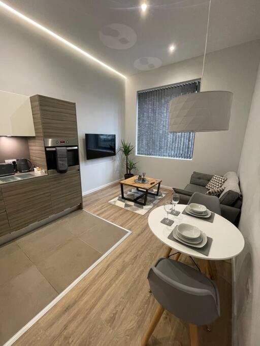 Luxury 1 Bedroom Bournville Apartment Birmingham