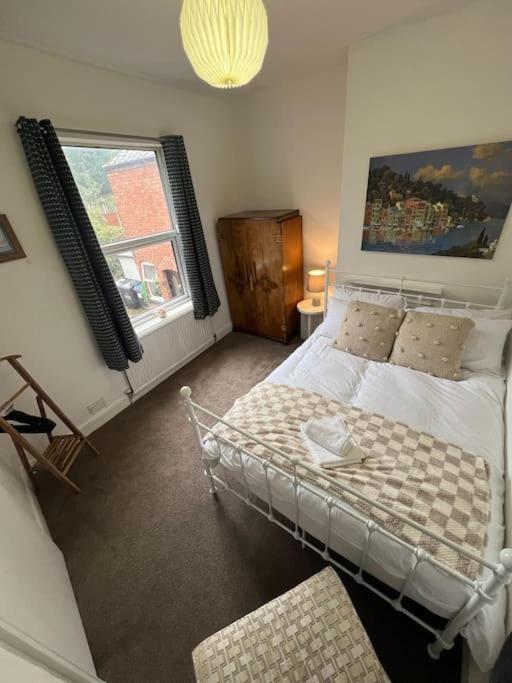 6 Bed House - 12 Minutes To Centre Holiday home *