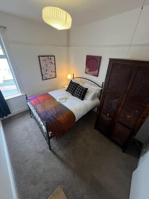 6 Bed House - 12 Minutes To Centre Holiday home Birmingham