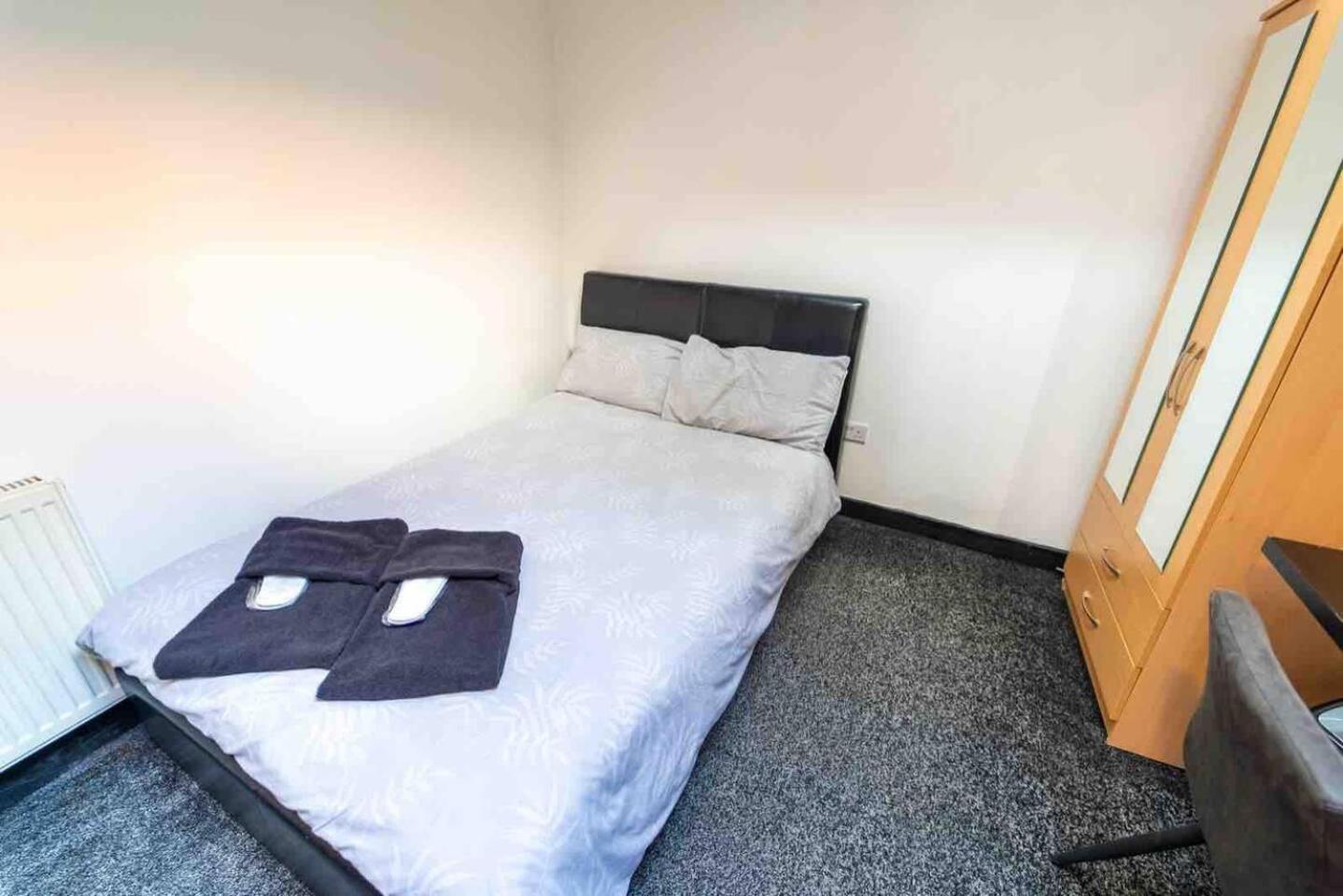 Ground Floor Cosy Close To The Apartment *